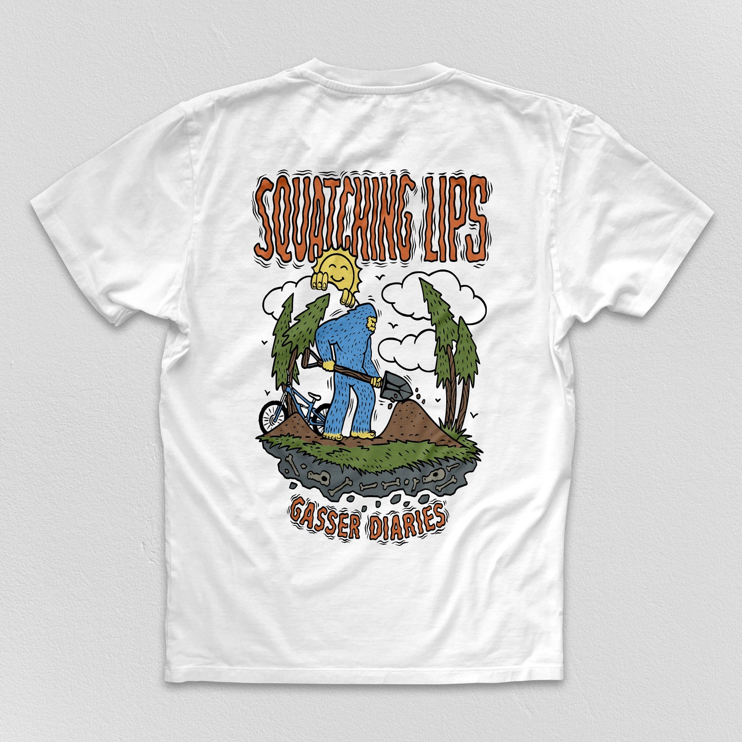 "SQUATCHING LIPS" - T-Shirt